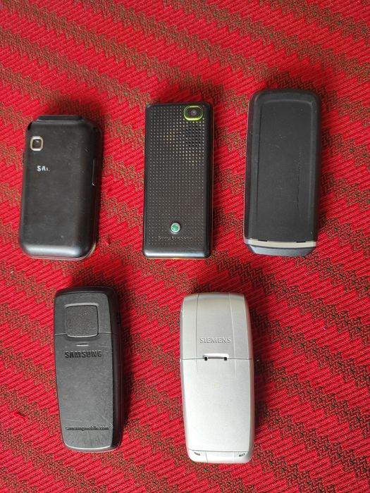 Telefoane pentru piese de schimb unele sunt funcționale