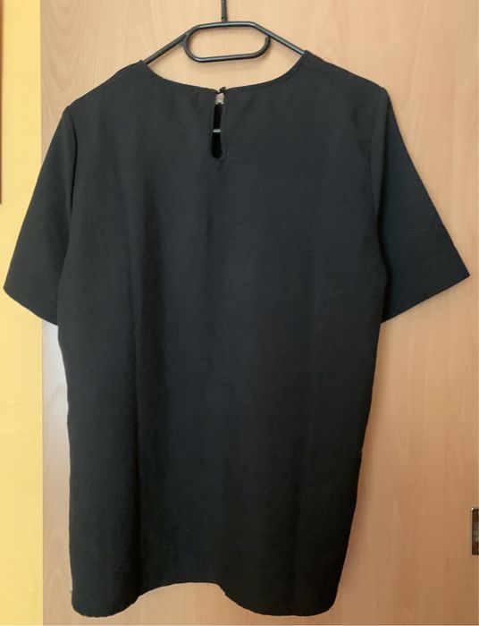 Блузa новa черна