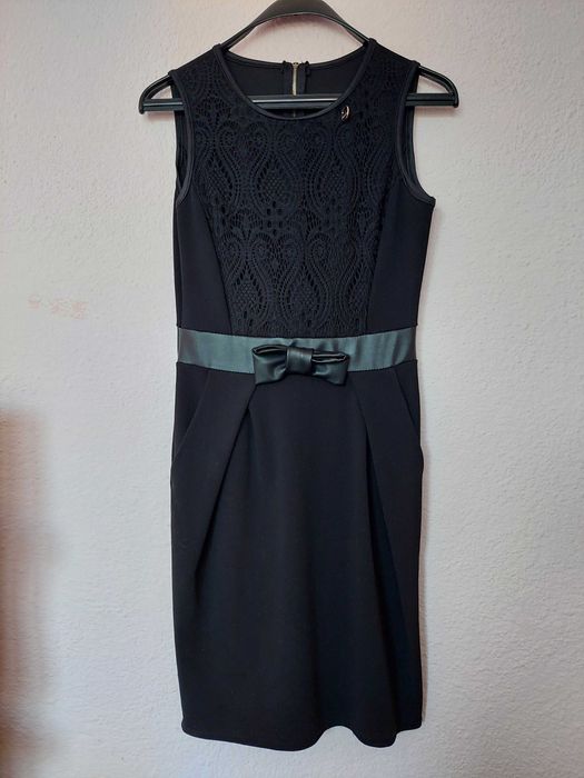 Черна рокля с кожени елементи