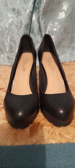 Туфли черные на высоком каблуке