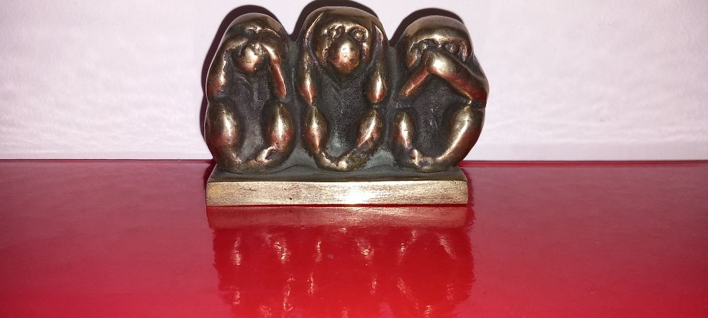 Obiect decorativ vechi din alamă-omerta