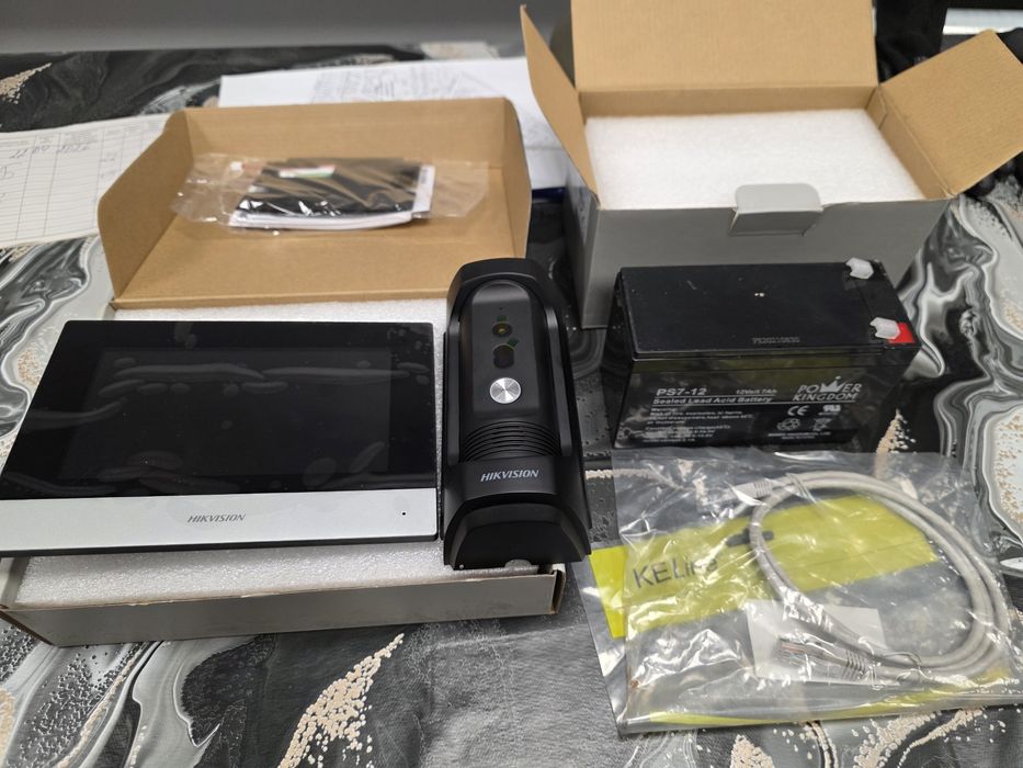 Комплект видеодомофон Hikvision LCD монитор 7 Full HD камера 7броя