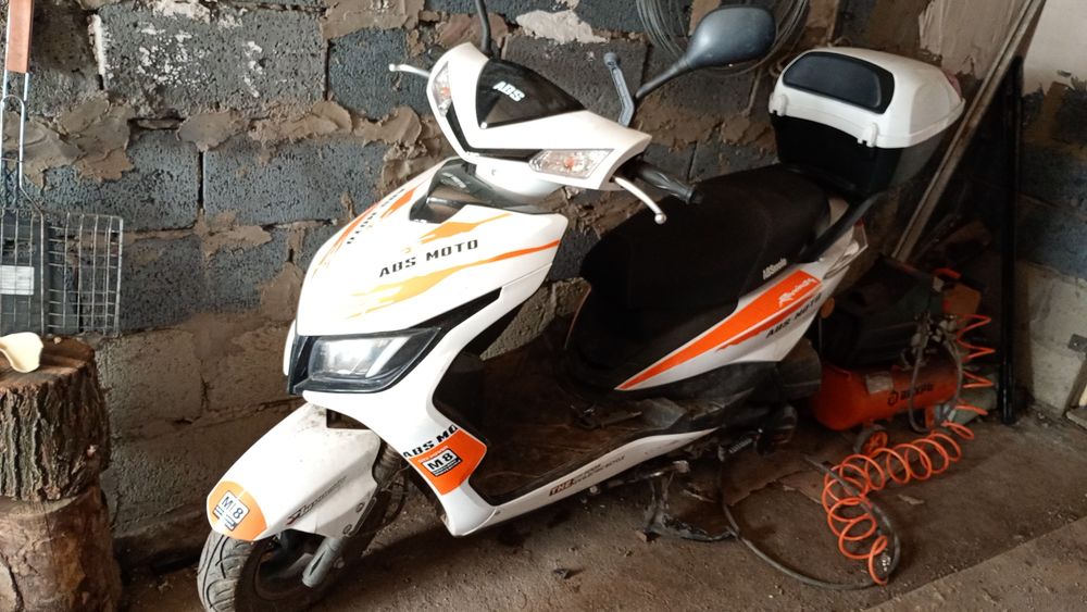 Продам скутер м 8