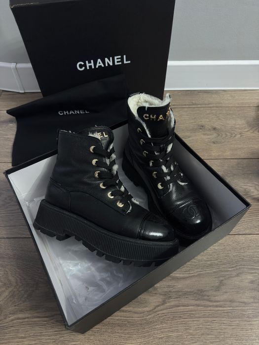 Зимние сапоги от Chanel