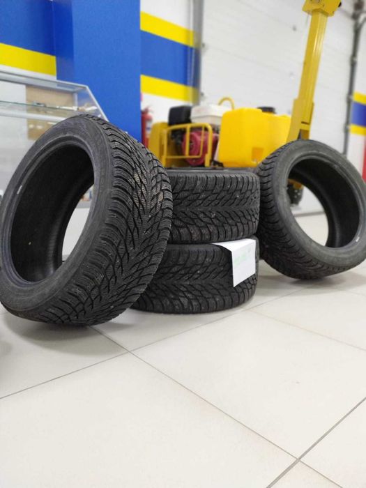 Продам шины оригинал