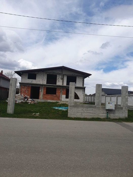 Casă de vânzare, Geamăna, Bradu