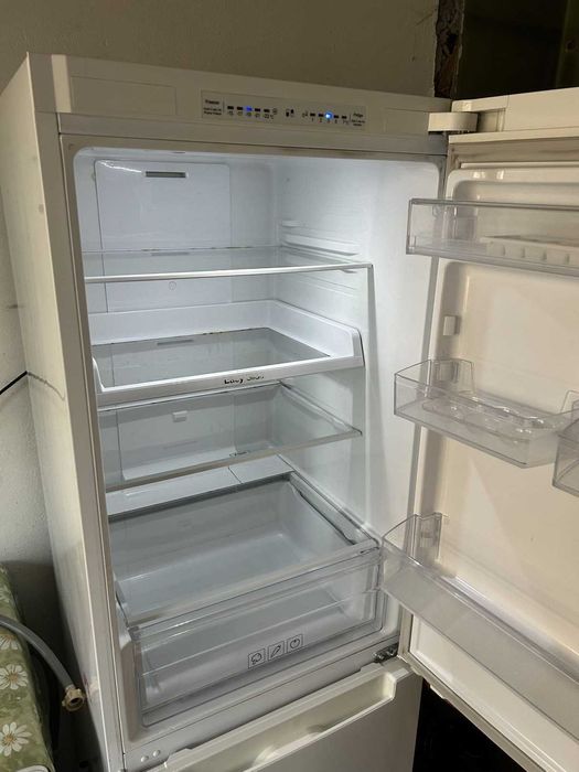 Samsung Хладилник с фризер