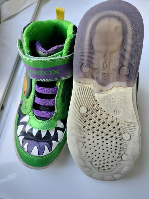 Vand adidasi Adidas, ghete Geox cu dinozauri, 50 Ron perechea, Nr 31