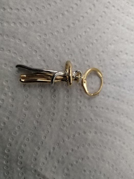 Breloc, cercei, lănțișor