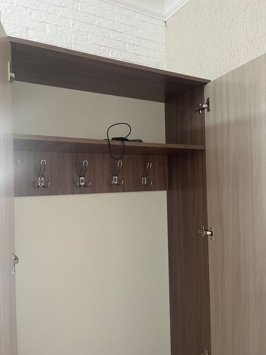 Продается шкаф для прихожей