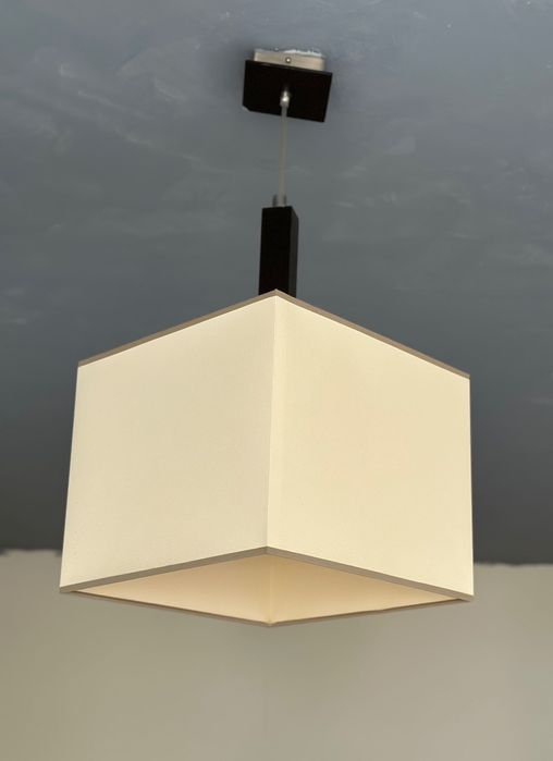 Подарък! Осветително тяло абажур с включени лампи