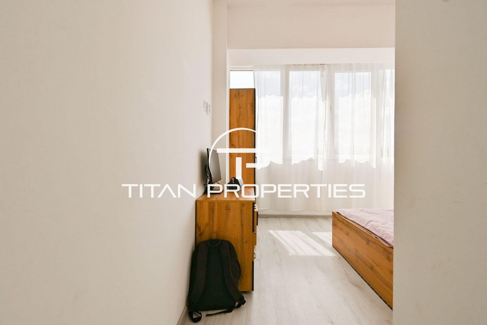Тристаен за продажба в ж.к Дружба 1