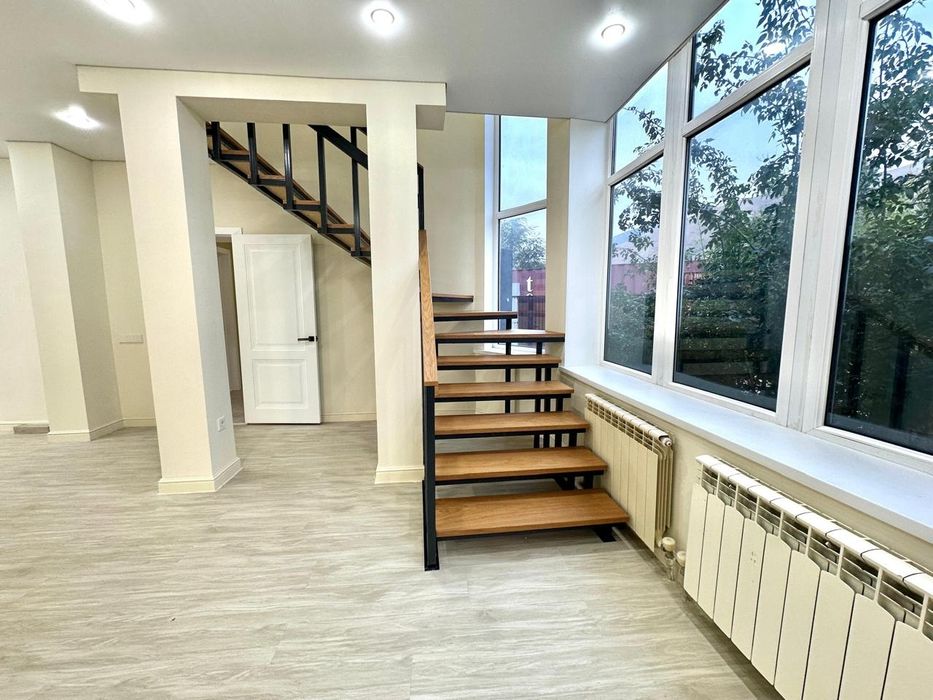 Дом с ремонтом двухэтажный с подвалом