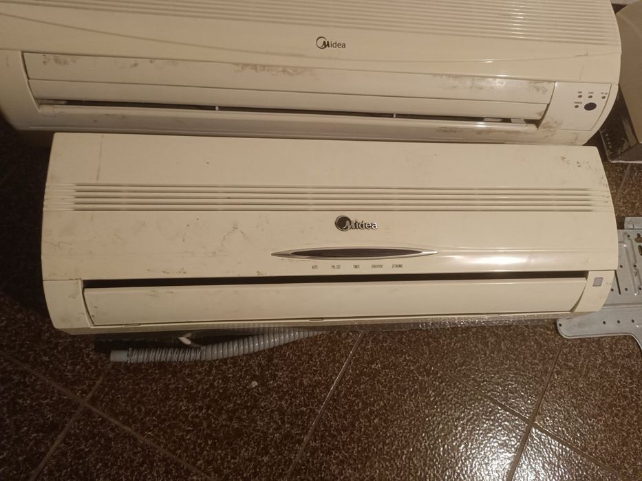 Три броя климатици Midea