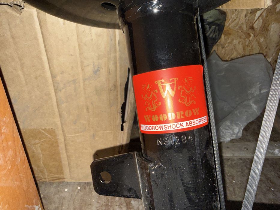 Амортизаторы НОВЫЕ