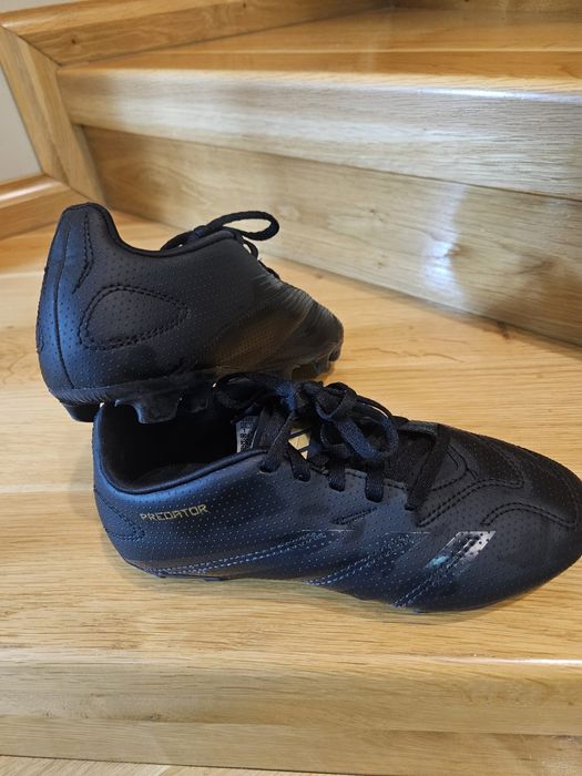 Vând ghete de fotbal Adidas Performance Predator