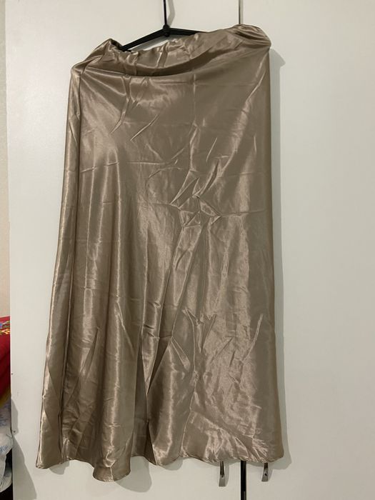 Отдам бесплатно юбки