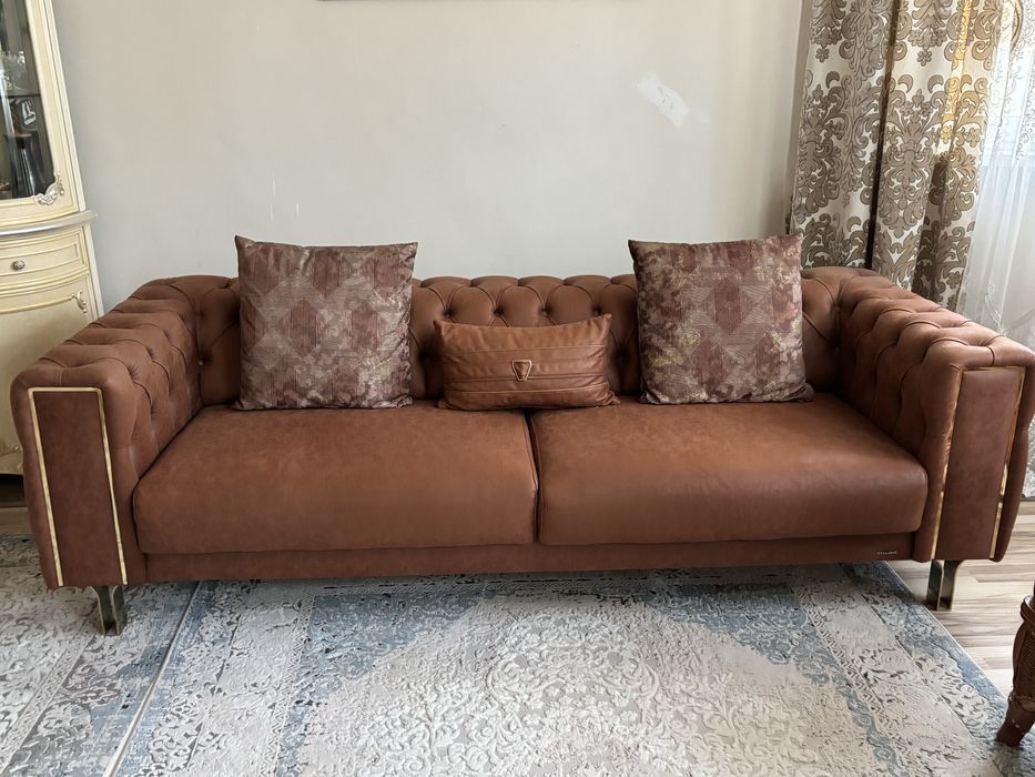 Продам коричневый диван Bellona