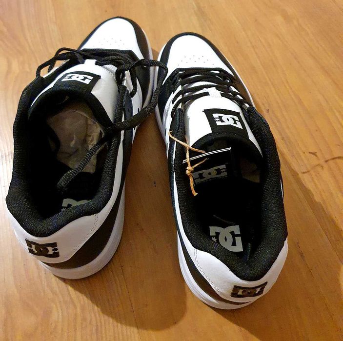 DC Shoes Сникърси чисто нови