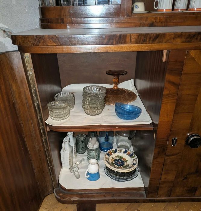 Bufet comoda vitrina an 1930 VINTAGE lemn masiv nuc, Art Deco UNICAT