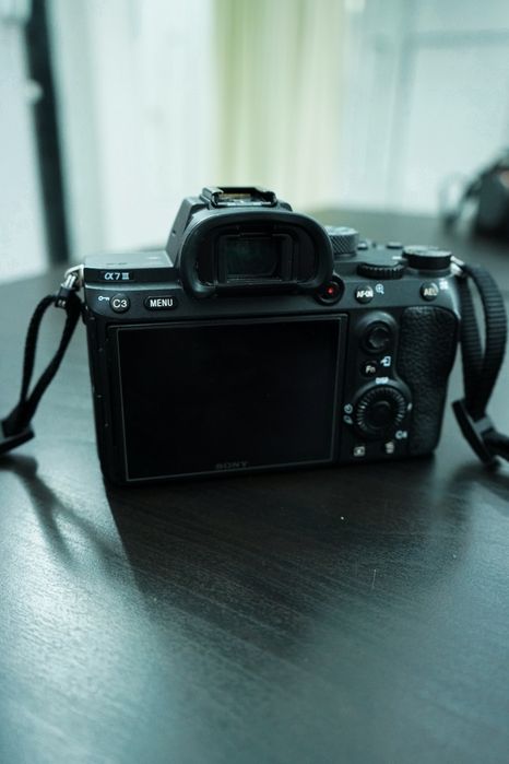 Продам Sony A7 III в отличном состоянии