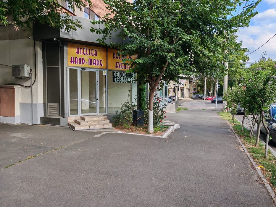 Inchiriez spatiu in zona ultra centrala, zona Calarasi colt cu Grivita