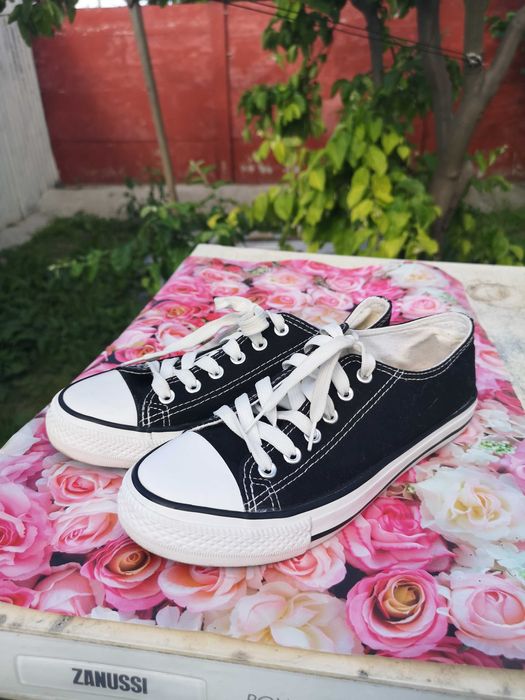 Tenisi dama,basket,jogging,39