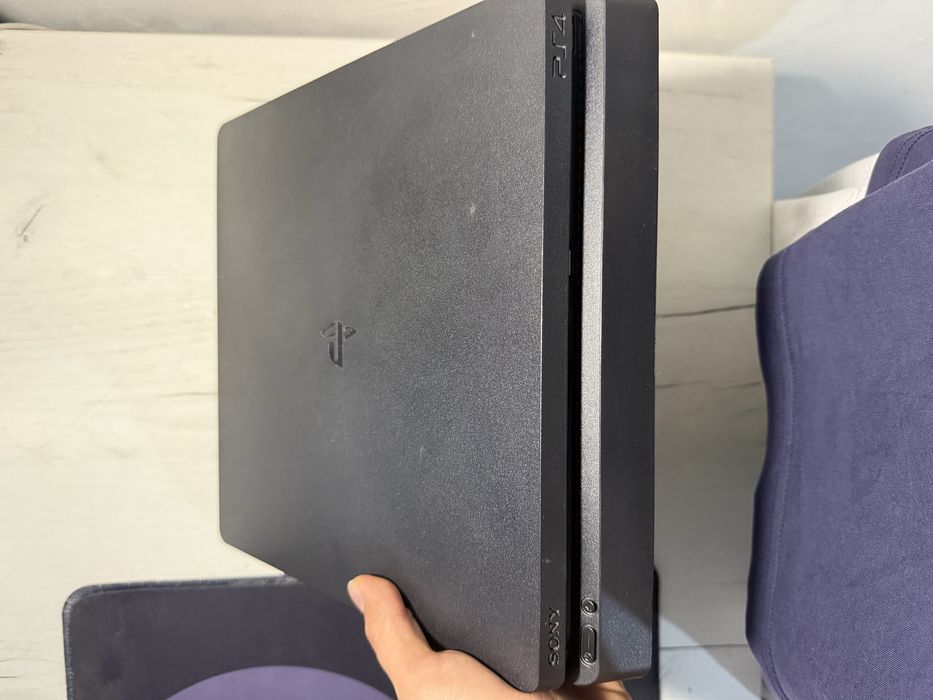 PlayStation 4 slim
