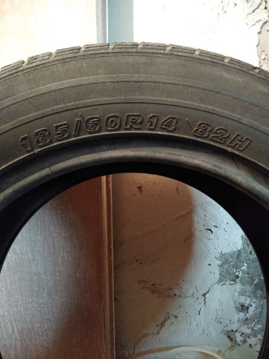 2 броя оригинални летни гуми 185 -14 цола KUMHO-ПЕРФЕКТНИ ЗА РЕЗЕРВНИ