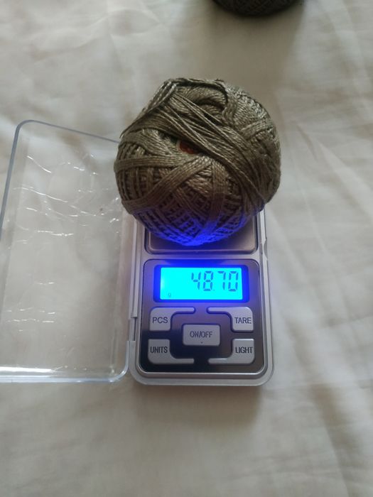 Нитки для вязания крючком.