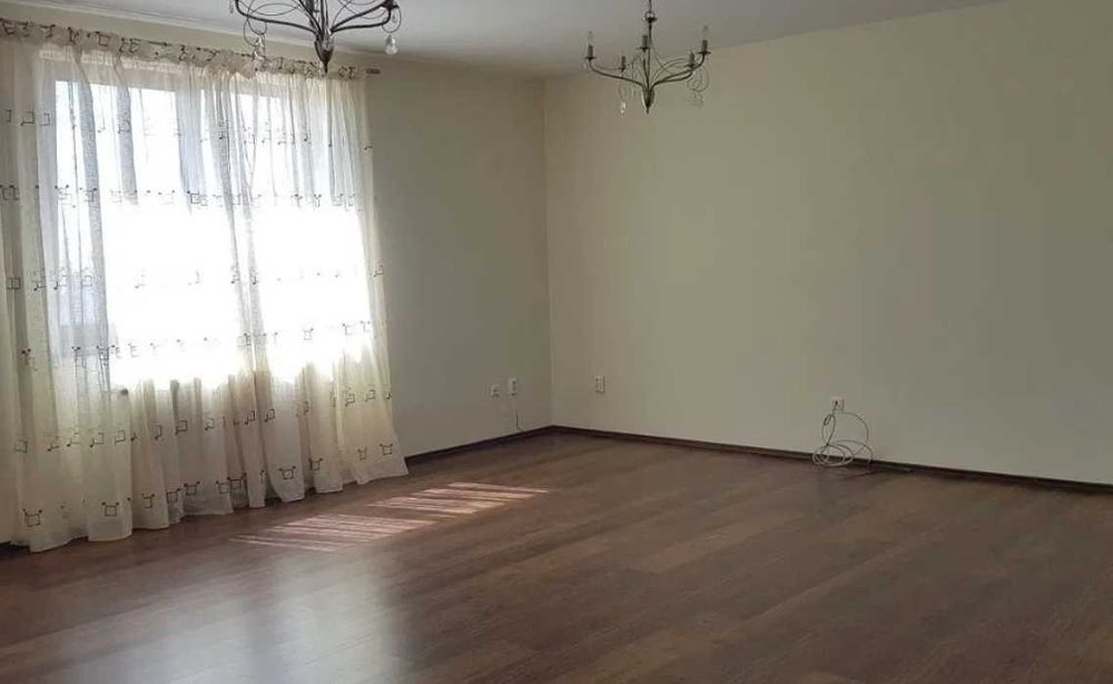 Дава се под наем Тристаен апартамент в Пловдив, Младежки Хълм - 74 кв.м за 234.6 € - Снимка #6