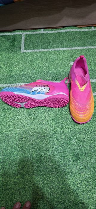 Продавам нови неизползвани стоножки Puma Future
