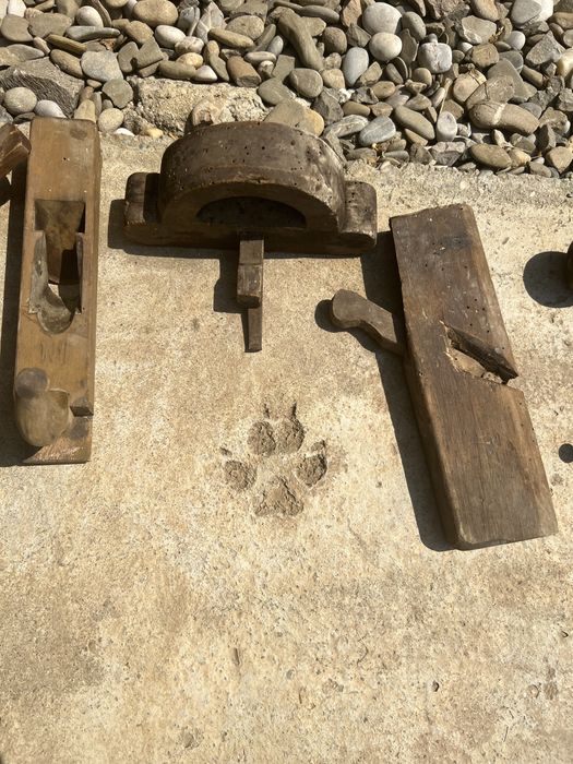 Rindele vechi din lemn