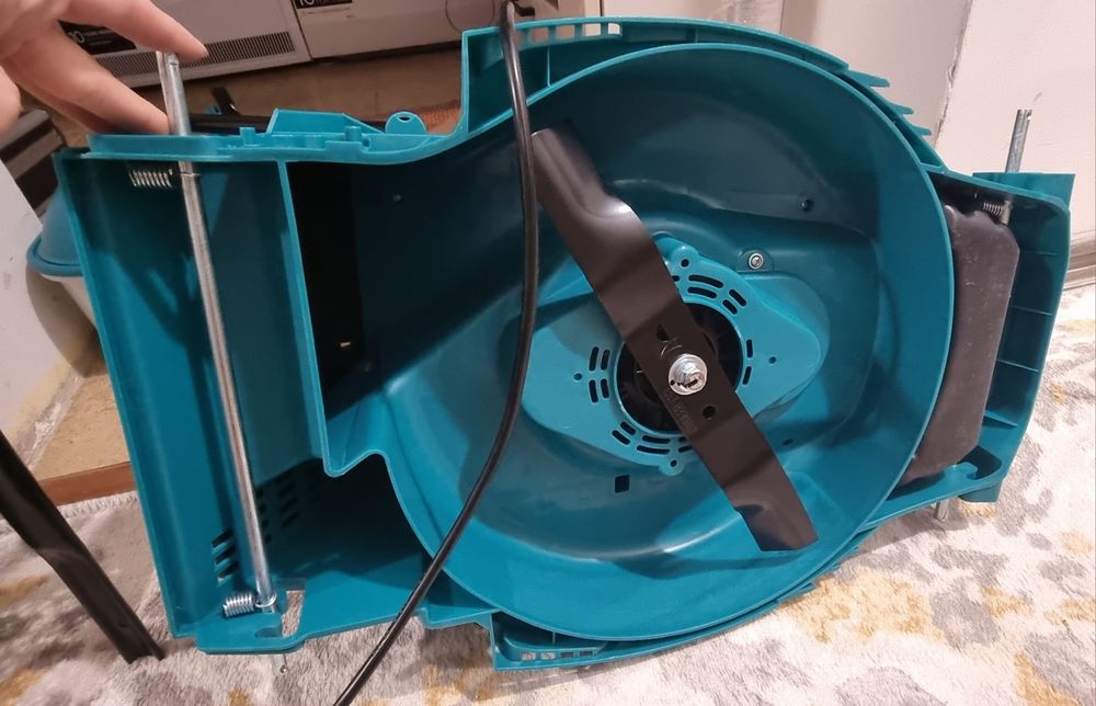 Електрическа косачка Vonroc 1300w