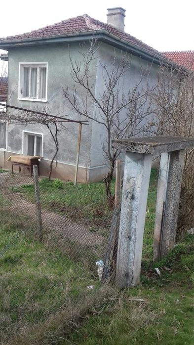 Къща в с.Лобош,област Перник
