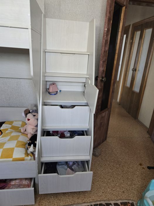 Продам двухъярусную кровать