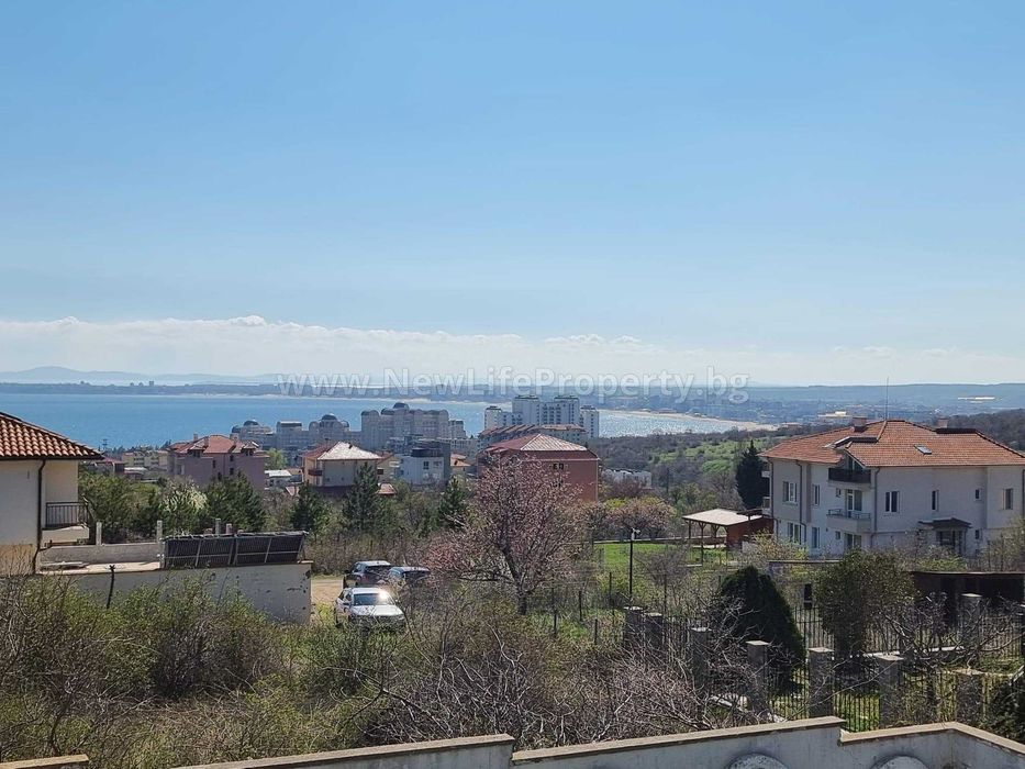 Двуетажна къща с басейн, Инцараки Свети Влас