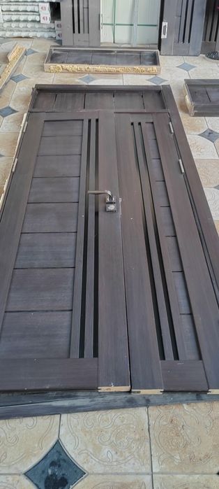 эшик сотилади 245×105.. 3шт Арзон эшик мас