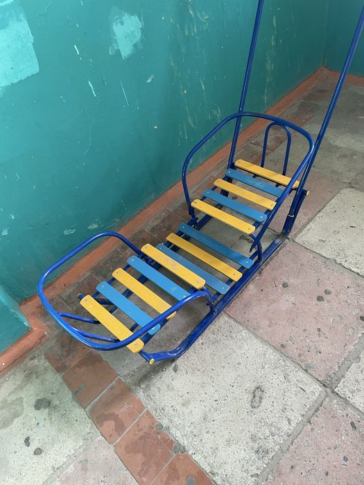 Пподам двойные санки.