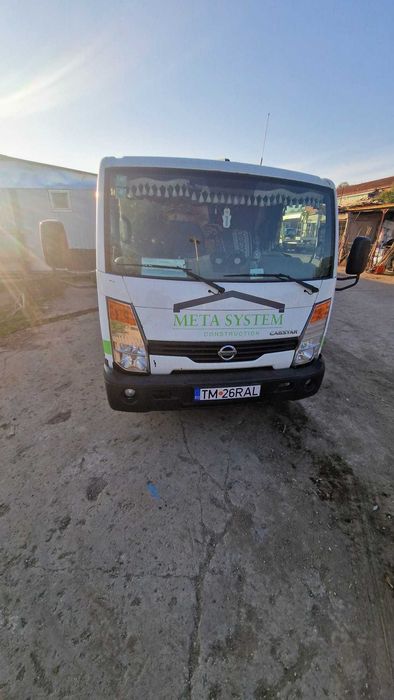 Vand Nissan autoutilitara basculabila