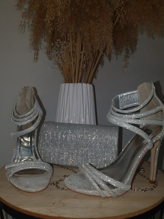 Обувки на висок ток