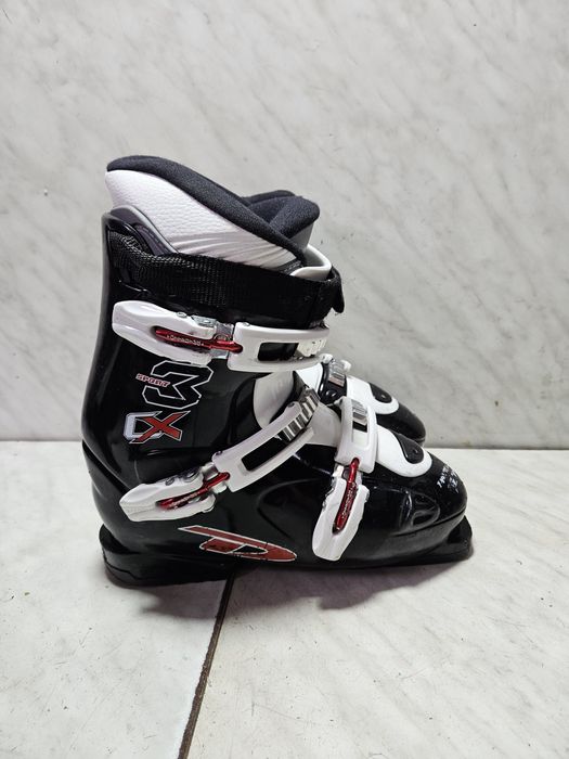 Clapari ski schi Dalbello mondo 24 corespunde mărimii 37