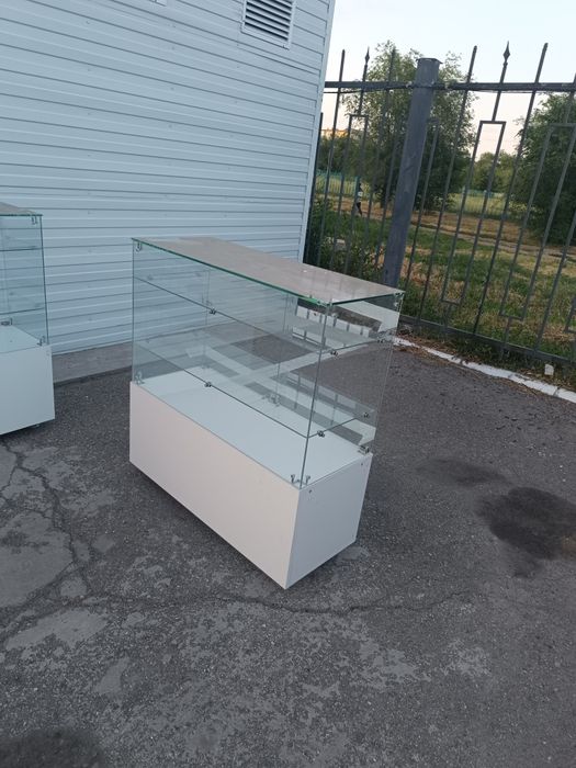 Торговое оборудование, витрины