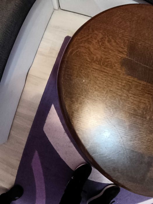 Холна маса от масивно дърво