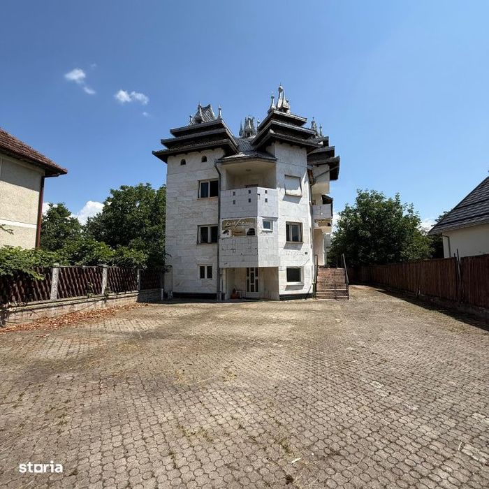 Doua cladiri ,1.000 mp teren, Str. Iuliu Maniu