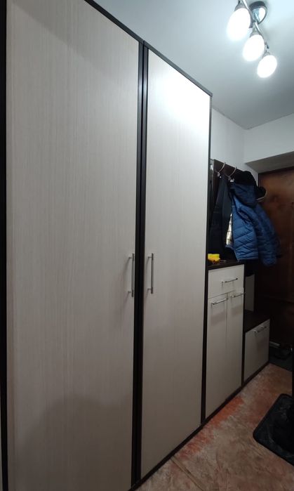 Продаи срочно прихожку