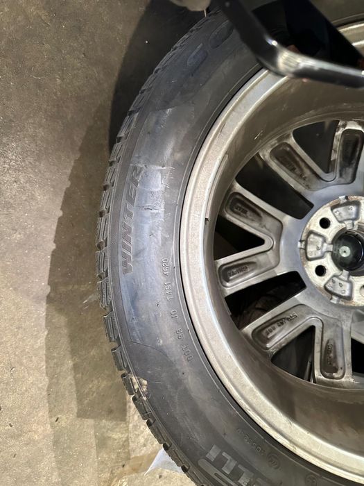 4 Jante Aliaj Volkswagen Arteon anvelope iarna Pirelli 215 55 17 5x112