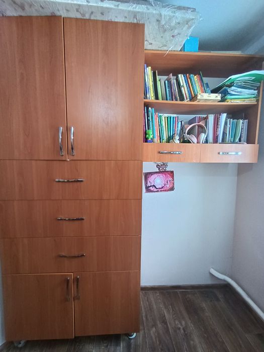 Продам шкаф в детскую