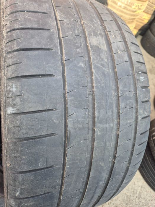 1 Anvelopa de VARA - 325/35/22 - PIRELLI - Stare F BUNA - DOT 2021
