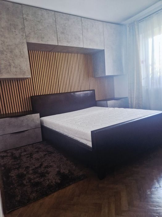 Apartament 3 camere decomandat de inchiriat zona Lunei